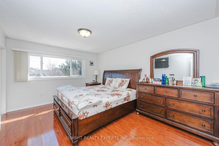 Photo 21 at 70 Wildberry Crescent, Wellington, Brampton