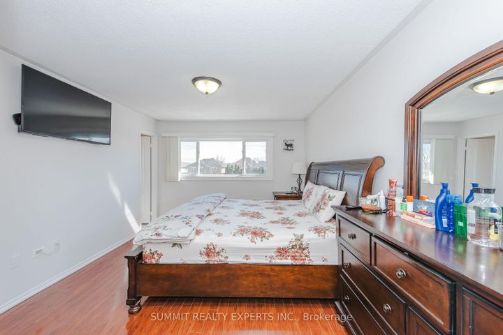 Photo 22 at 70 Wildberry Crescent, Wellington, Brampton