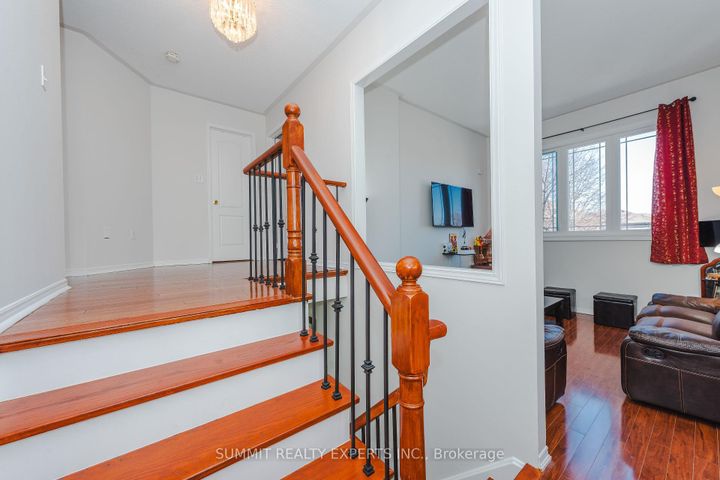 Photo 33 at 70 Wildberry Crescent, Wellington, Brampton