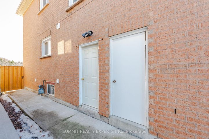 Photo 36 at 70 Wildberry Crescent, Wellington, Brampton