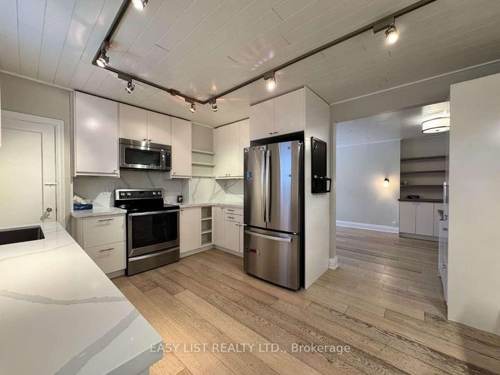 Photo 10 at 28 Inverleigh Drive, Queensway, Toronto