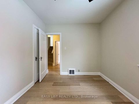 Photo 4 at 28 Inverleigh Drive, Queensway, Toronto