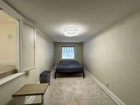 Photo 6 at 28 Inverleigh Drive, Queensway, Toronto