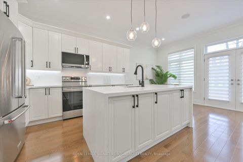 Photo 9 at 20 Cambrai Avenue, Lumsden, Toronto