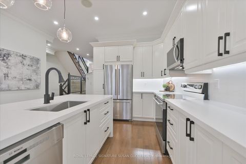 Photo 10 at 20 Cambrai Avenue, Lumsden, Toronto