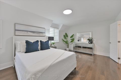 Photo 19 at 20 Cambrai Avenue, Lumsden, Toronto