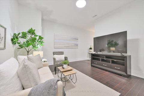 Photo 29 at 20 Cambrai Avenue, Lumsden, Toronto