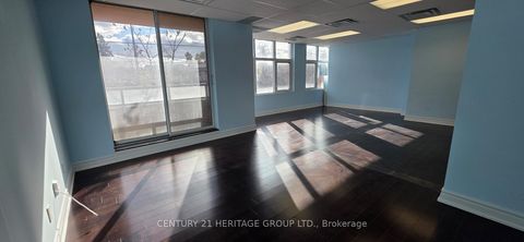 Photo 6 at 204 - 222 Finch Avenue W, Newtonbrook West, Toronto