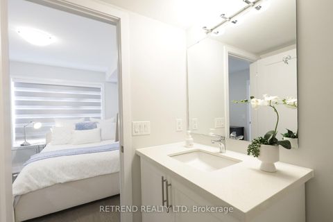 Photo 10 at 8 Guardhouse Crescent, Angus Glen, Markham