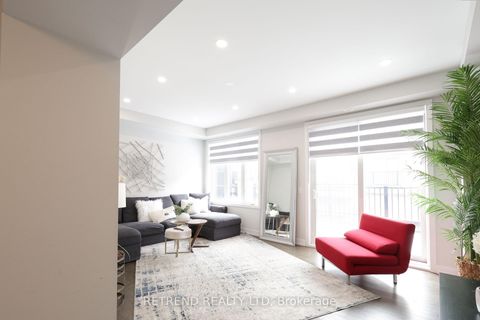 Photo 12 at 8 Guardhouse Crescent, Angus Glen, Markham