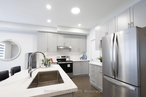 Photo 24 at 8 Guardhouse Crescent, Angus Glen, Markham