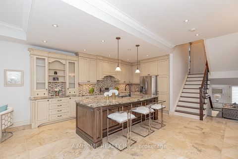 Photo 7 at 220 Weldrick Road W, Observatory, Richmond Hill