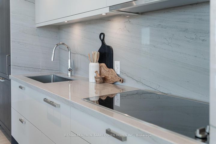 Photo 11 at 1008 - 397 Royal Orchard Boulevard, Royal Orchard, Markham