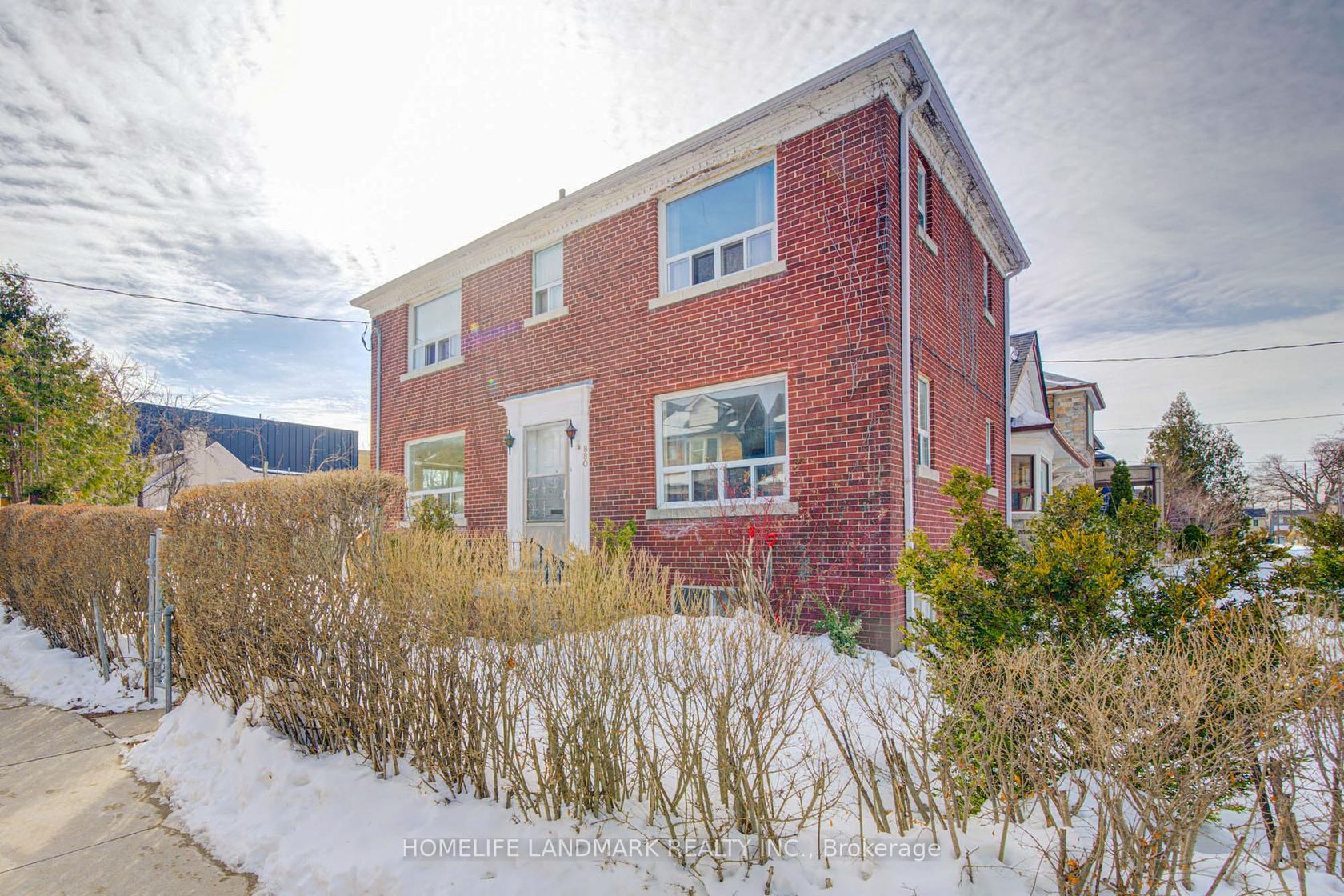 880 Shaw Street, Junction, Toronto photo number 2