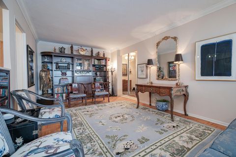 Photo 5 at 710 - 15 Vicora Link Way, Flemingdon Park, Toronto