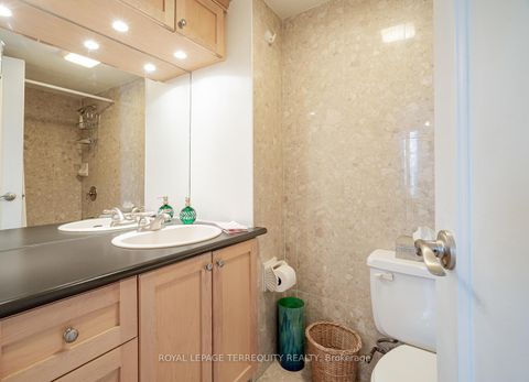 Photo 11 at 710 - 15 Vicora Link Way, Flemingdon Park, Toronto