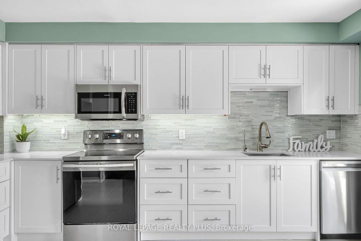 Photo 10 at 89 - 7080 COPENHAGEN Road, Meadowvale, Mississauga