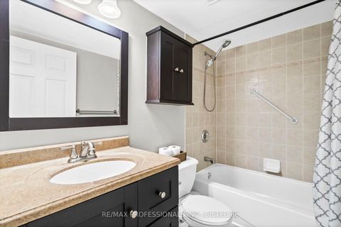 Photo 6 at 608 - 43 Eglinton Avenue E, Mount Pleasant West, Toronto