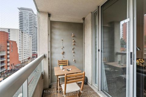 Photo 13 at 608 - 43 Eglinton Avenue E, Mount Pleasant West, Toronto