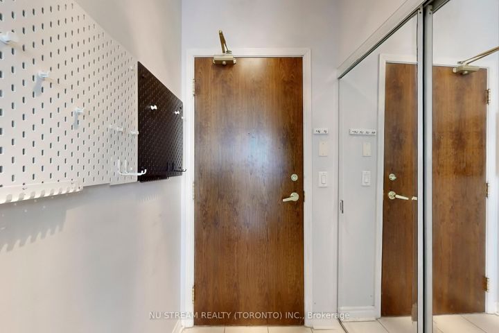 Photo 6 at 611 - 18 Kenaston Gardens, Bayview Village, Toronto