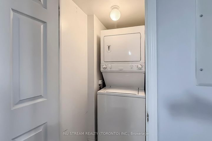 Photo 15 at 611 - 18 Kenaston Gardens, Bayview Village, Toronto