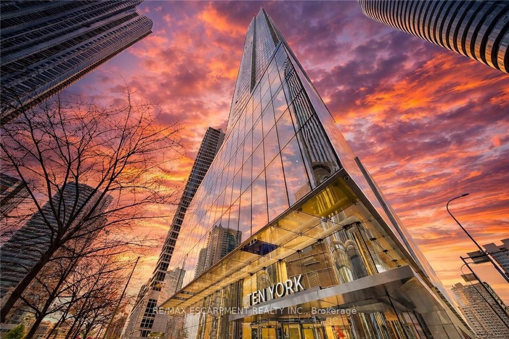 5512 - 10 YORK Street, Waterfront Communities C1, Toronto photo number 2