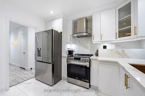 Photo 9 at 18 Courton Drive, Maryvale, Toronto