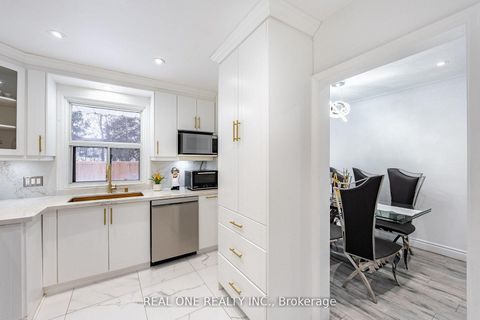 Photo 11 at 18 Courton Drive, Maryvale, Toronto