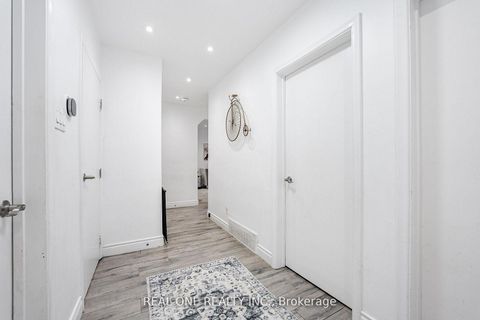 Photo 12 at 18 Courton Drive, Maryvale, Toronto