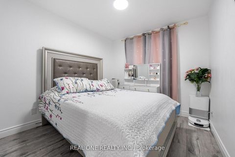 Photo 14 at 18 Courton Drive, Maryvale, Toronto
