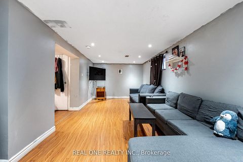 Photo 22 at 18 Courton Drive, Maryvale, Toronto