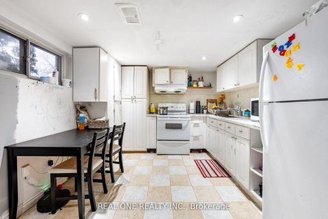 Photo 23 at 18 Courton Drive, Maryvale, Toronto