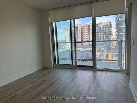 Photo 5 at 185 Deerfield Drive, Central Newmarket, Newmarket