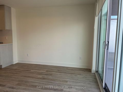 Photo 7 at 185 Deerfield Drive, Central Newmarket, Newmarket