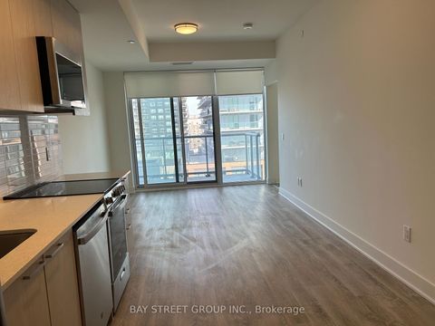 Photo 11 at 185 Deerfield Drive, Central Newmarket, Newmarket