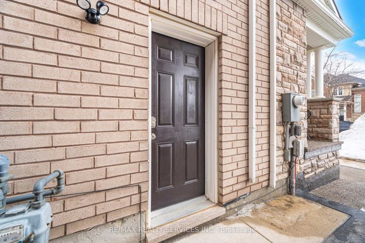 Photo 33 at 28 Enford Crescent, Northwest Brampton, Brampton