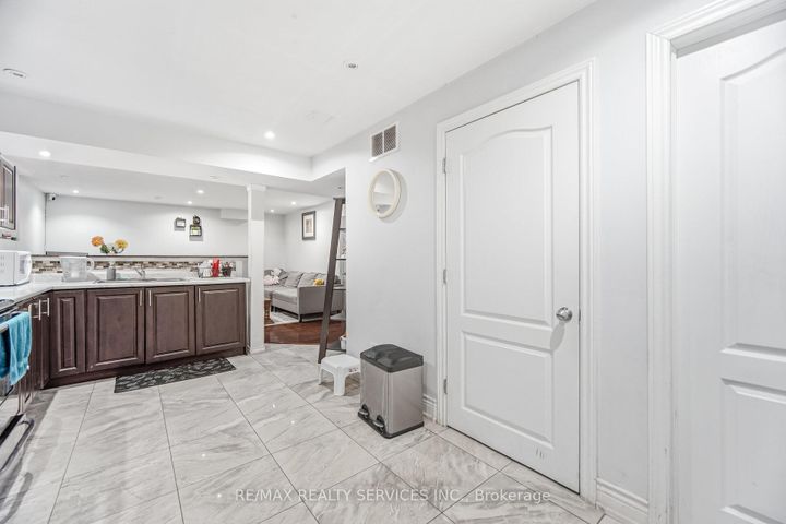 Photo 35 at 28 Enford Crescent, Northwest Brampton, Brampton