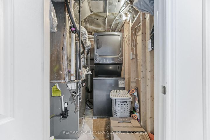 Photo 44 at 28 Enford Crescent, Northwest Brampton, Brampton