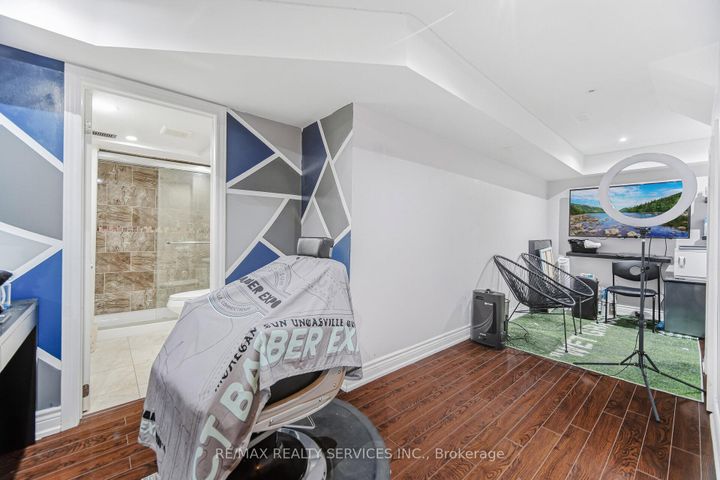 Photo 45 at 28 Enford Crescent, Northwest Brampton, Brampton