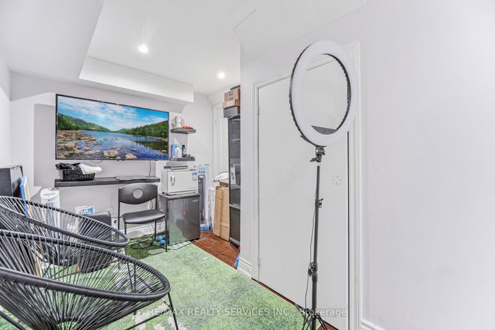 Photo 46 at 28 Enford Crescent, Northwest Brampton, Brampton