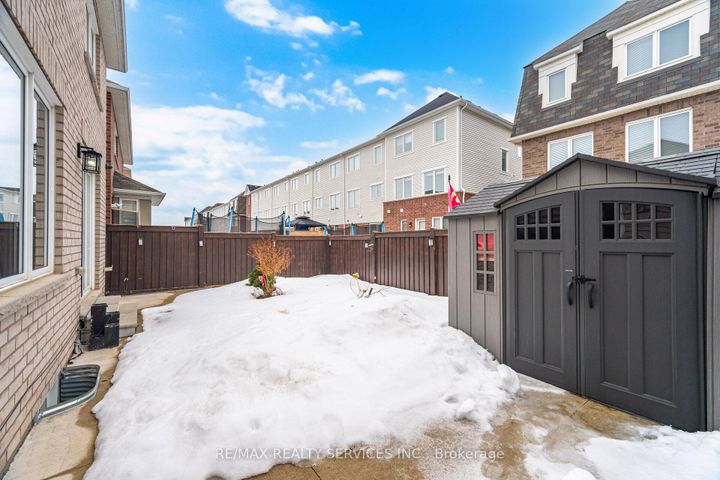 Photo 49 at 28 Enford Crescent, Northwest Brampton, Brampton