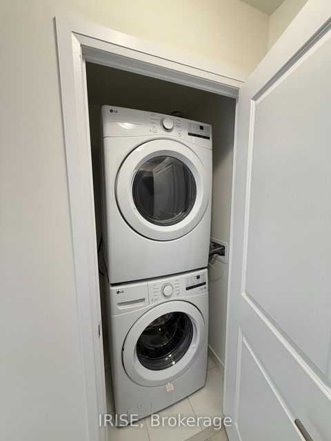 Photo 11 at 1129 - 3270 Sheppard Avenue E, Sullivan, Toronto