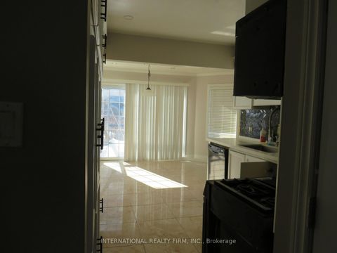 Photo 3 at 824 Crowells Street, Pinecrest, Oshawa