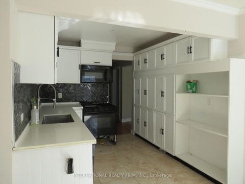 Photo 4 at 824 Crowells Street, Pinecrest, Oshawa