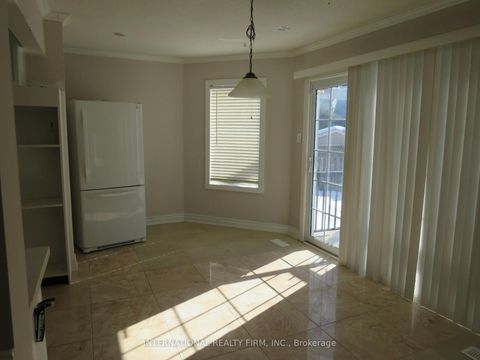 Photo 6 at 824 Crowells Street, Pinecrest, Oshawa