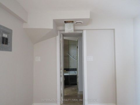 Photo 33 at 824 Crowells Street, Pinecrest, Oshawa