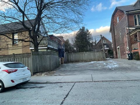 Photo 4 at 675 Broadview Avenue, North Riverdale, Toronto