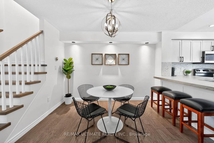 Photo 6 at 2441 Baintree Crescent, WM Westmount, Oakville