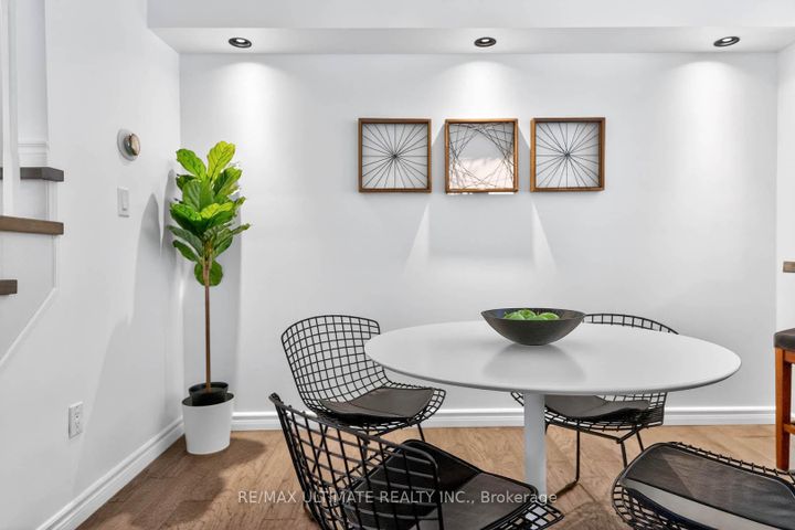 Photo 7 at 2441 Baintree Crescent, WM Westmount, Oakville