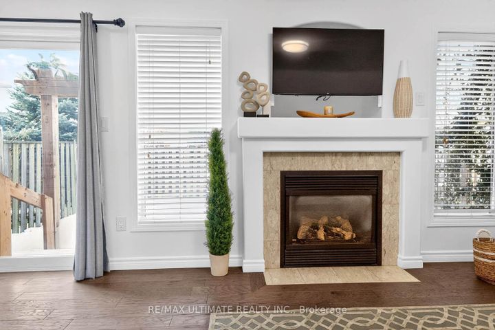 Photo 10 at 2441 Baintree Crescent, WM Westmount, Oakville